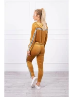 Velurová souprava s ozdobnými stuhami hořčicová