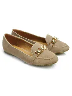 Skvělé hnědé baleríny se zlatým řetízkem Skvělé hnědé baleríny se zlatým řetízkem