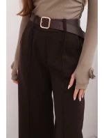 Dámské elegantní kalhoty s páskem a širokou nohavicí hnědé