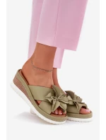 Kožené Dámské Sandály Na Klínu S Dekorativním Květinou Artiker 52C0503 Zelené