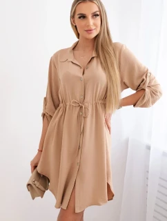 Šaty se zapínáním na knoflíky a zavazováním v pase velbloud