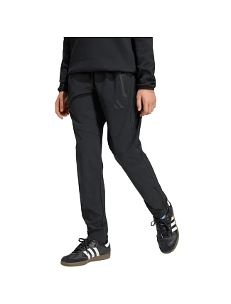 Adidas Tiro 26 Travel Tkané kalhoty pro děti černé JM5556 Adidas Tiro 26 Travel Tkané kalhoty pro děti černé JM5556