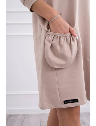 Béžové šaty s kapucí Béžové šaty s kapucí