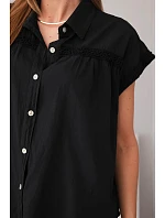 Dámská bavlněná košilová halenka s krajkou a krátkým rukávem černá Dámská bavlněná košilová halenka s krajkou a krátkým rukávem černá