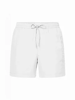 Pánské koupací kraťasy KM00718 YCD bílé - Calvin Klein