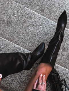 Dámské kozačky na špičku s prošíváním černé Olyvia