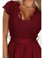 242-5 ANNA Krajkové šaty s výstřihem a rozšířenou sukní - vínové 242-5 ANNA Krajkové šaty s výstřihem a rozšířenou sukní - vínové