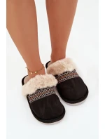 Dámské pantofle s kožíškem a výšivkou – černé Devianne Dámské pantofle s kožíškem a výšivkou – černé Devianne