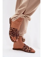 Dámské ploché pantofle s ozdobným detailem z eko semiše s leopardím vzorem Selavine