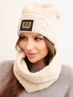 Dámská polarová souprava čepice a nákrčník s ozdobnou nášivkou béžová