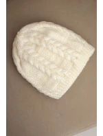 Dámská zimní čepice z vlny s copánkovým vzorem K452 ecru