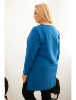 Dámská blůza s delším zadním dílem a potiskem chabrová