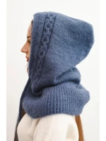 Dámská čepice s kapucí a pleteným vzorem bílá