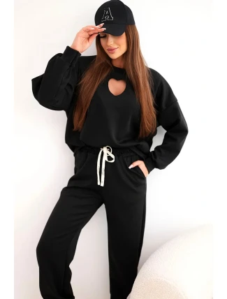 Dámská souprava máslíčko s výřezem ve tvaru srdce černý