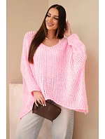 Dámský svetr průsvitný oversize s výstřihem do V a delším zadním dílem růžová cukrová Dámský svetr průsvitný oversize s výstřihem do V a delším zadním dílem růžová cukrová