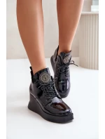 Dámské Lakované Boty Na Klínu Zateplené Vinceza 66706 Černé