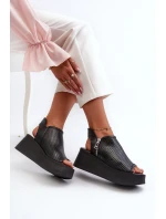 Zazoo 1792 Kožené Vyšívané Sandály Na Klinu Černé