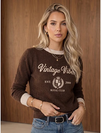 Dámský svetr s potiskem Vintage Vibes v čokoládové barvě FashionStreet MY2633 Dámský svetr s potiskem Vintage Vibes v čokoládové barvě FashionStreet MY2633