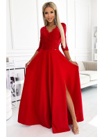 Elegantní krajkové dlouhé šaty s výstřihem a rozparkem Numoco AMBER - červené