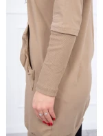 Šaty s ozdobnými volánky a kapucí camel