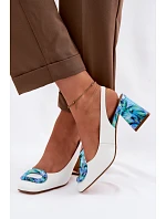 Kožené dámské sandály na podpatku s přezkou D&A LZ61-2010 bílé Kožené dámské sandály na podpatku s přezkou D&A LZ61-2010 bílé