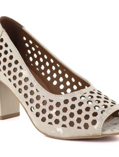 Béžové lodičky Jezzi ASA283-7 s otevřenou špičkou a ažurovým vzorem