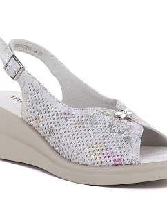 Šedé kožené dámské sandály na platformě Vinceza 26-79614