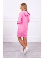 Šaty s kapucí ve světle růžové barvě