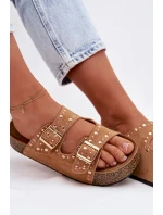 Dámské pantofle se zlatými sponami a cvočky Camel Tervina