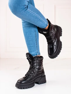 Módní černé dámské sněhule na plochém podpatku