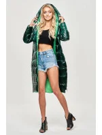 Zelená dlouhá dámská zimní bunda s kontrastní podšívkou (j9-063) Zelená dlouhá dámská zimní bunda s kontrastní podšívkou (j9-063)