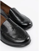 Exkluzívní černé polobotky dámské na klínku Exkluzívní černé polobotky dámské na klínku