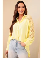 Dámská viskózová košile s krajkovými rukávy a límečkem žlutá