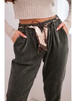 Dámské kalhoty z viskózy s šátkovým páskem khaki Dámské kalhoty z viskózy s šátkovým páskem khaki