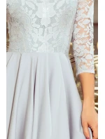 Šedé dámské šaty s krajkovým výstřihem a delším zadním dílem model 7194612