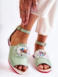 Dámské kožené sandály s zdobením zelená Nevassa