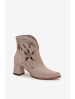 Semišové perforované dámské kotníčkové boty na podpatku Zazoo 3647 Cappuccino