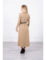 Šaty s ozdobným páskem a nápisem camel Šaty s ozdobným páskem a nápisem camel