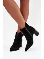 Semišové dámské boty na podpatku s ozdobou D&A CR52-686 Černé