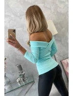 Halenka s véčkovým výstřihem mátová