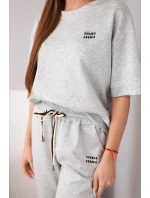 Dámská viskózová souprava máslová s krátkým rukávem a kalhotami s ohrnutým zakončením šedá