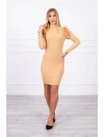 Přiléhavé svetrové šaty s knoflíky béžové barvy