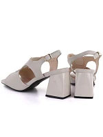 Dámské béžové sandály na jehlovém podpatku Vinceza 26-62286