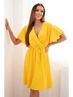 Šaty s překládaným výstřihem žlutá