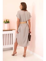 Šaty s ozdobným páskem kapučíno