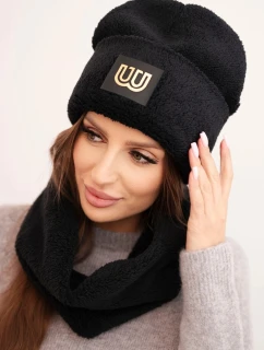 Dámská polarová souprava čepice a šála s ozdobnou nášivkou černý