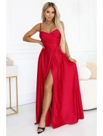 646-3 Dlouhé společenské šaty bez ramínek s rozparkem na nohou - červené