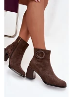 Semišové kotníkové boty na podpatku s vycpávkou s ozdobným detailem Artiker 57C0017 hnědé