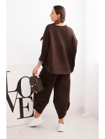 Dámský teplákový komplet z silnějšího materiálu se širokými nohavicemi hnědý