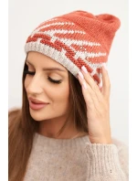 Dámská zimní čepice z vlny s geometrickým vzorem a kamínky K469 ruda